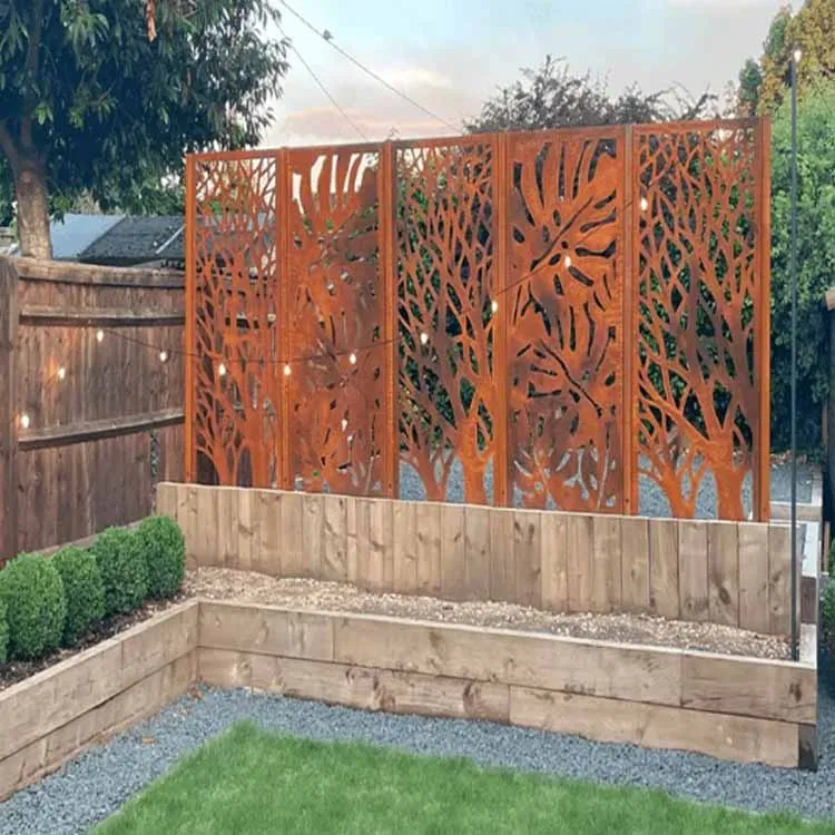 Taiteellinen Corten-osionäyttö