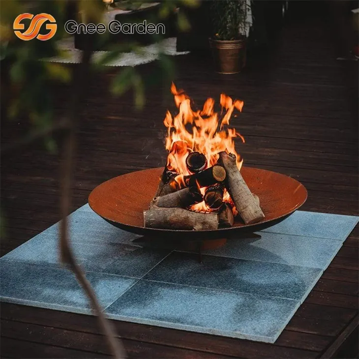 Corten Outdoor Fire Bowl -perheystävällinen
