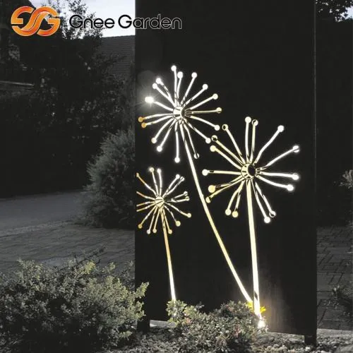 Corten Steel Outdoor Privacy -näyttö voikukkakuviolla