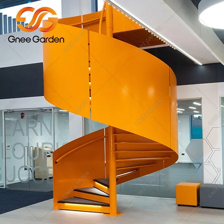 Cortenin korotetut ruosteiset portaat