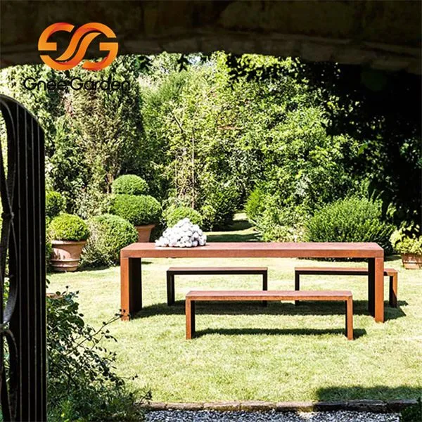 Corten teräspenkit ja pöydät