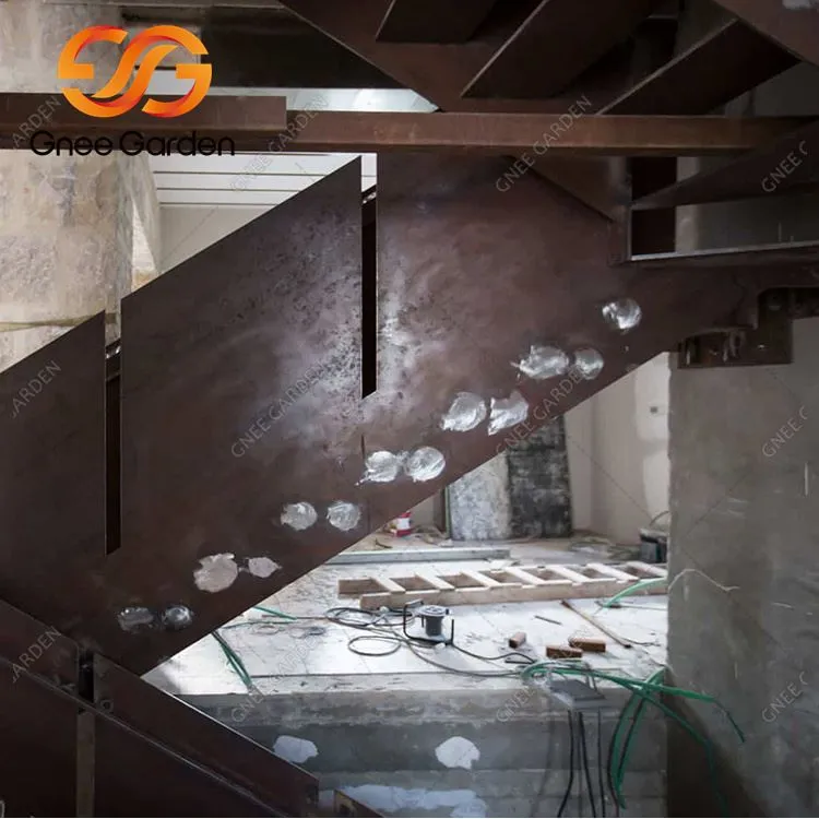 Corten teräsportaat ja seinäverhous