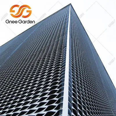 Ruostumattomasta teräksestä valmistettu verhoseinä