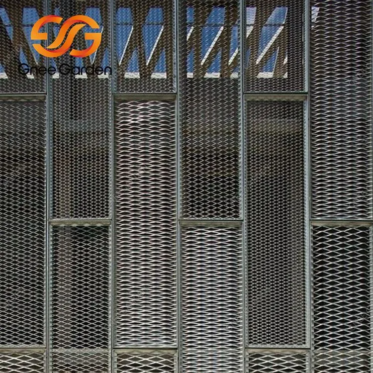 Ruostumattomasta teräksestä valmistetut verhouspaneelit