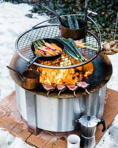 Ruostumattomasta teräksestä valmistettu palo kuoppa