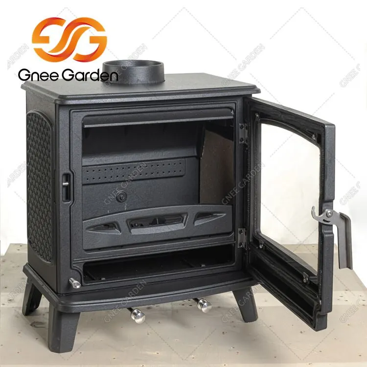 Puulämmitteinen takka.